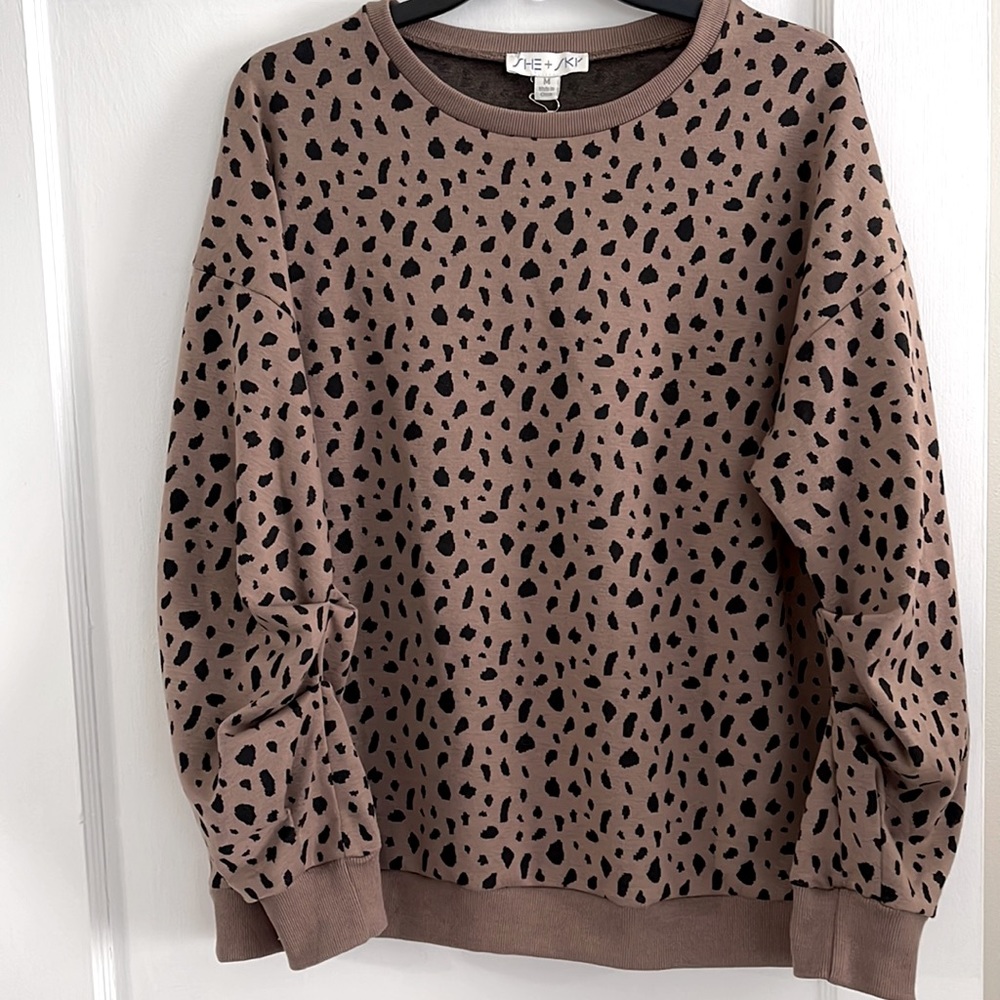 NWT Leopard Dot Crewneck Ruffle Sleeve Sweater